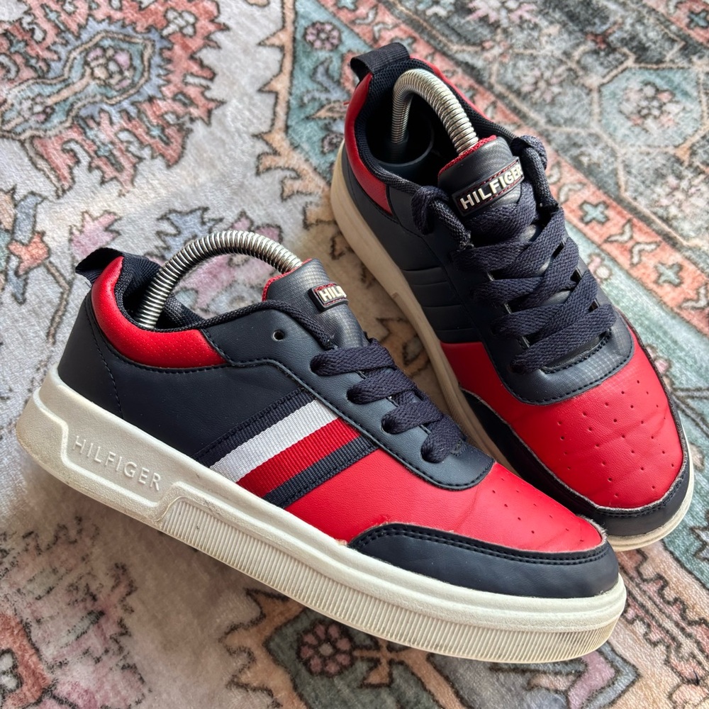 Tommy Hilfiger Cayman 2.0 Sneakers Red Navy Blue Boys Casual Shoes size 3 Kids